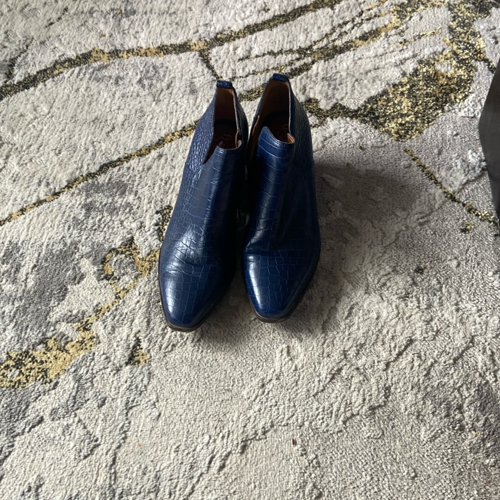 Franco Sarto navy western style boot size9
